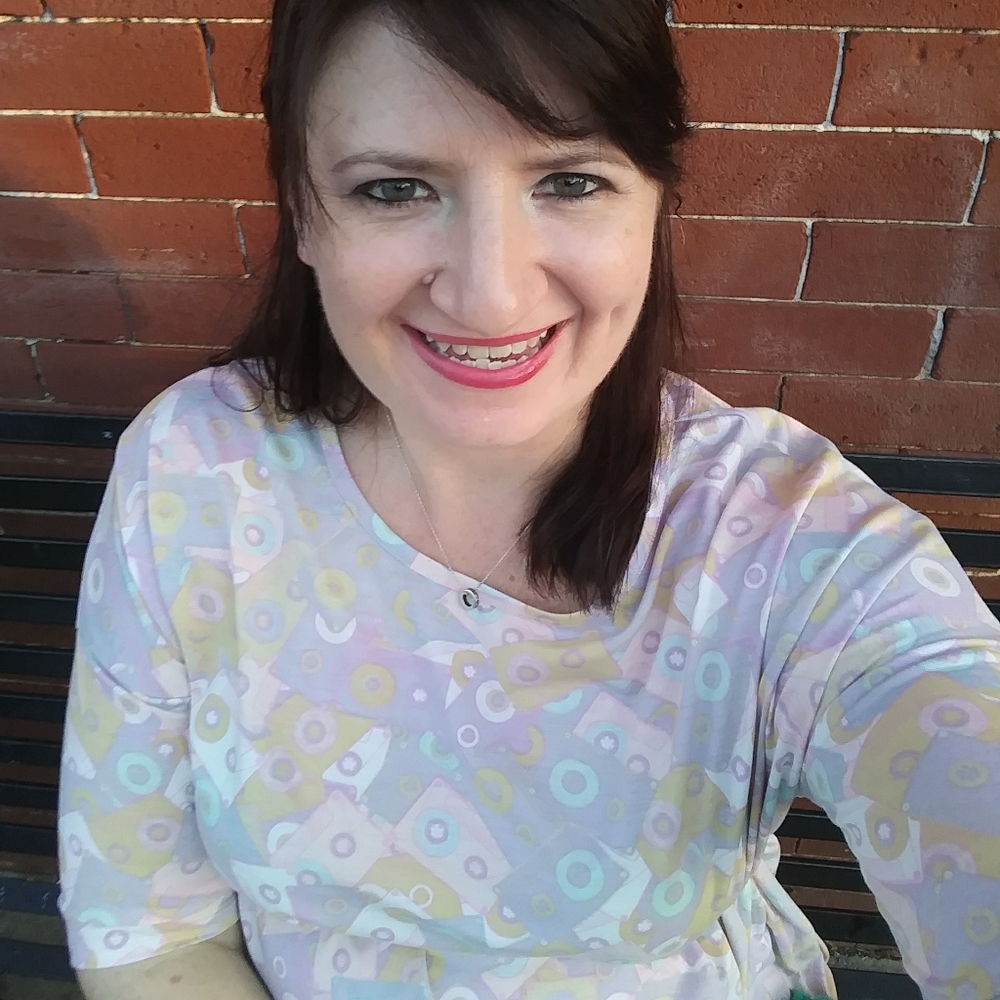 🔥 LulaRoe Medium Irma Pastel Cassette Tape top